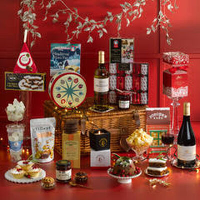 Traditional Christmas Hamper Full Of Irish Treats In A Stunning Christmas Box (Europe Only)